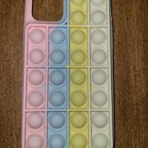iPhone 5 pop-it case